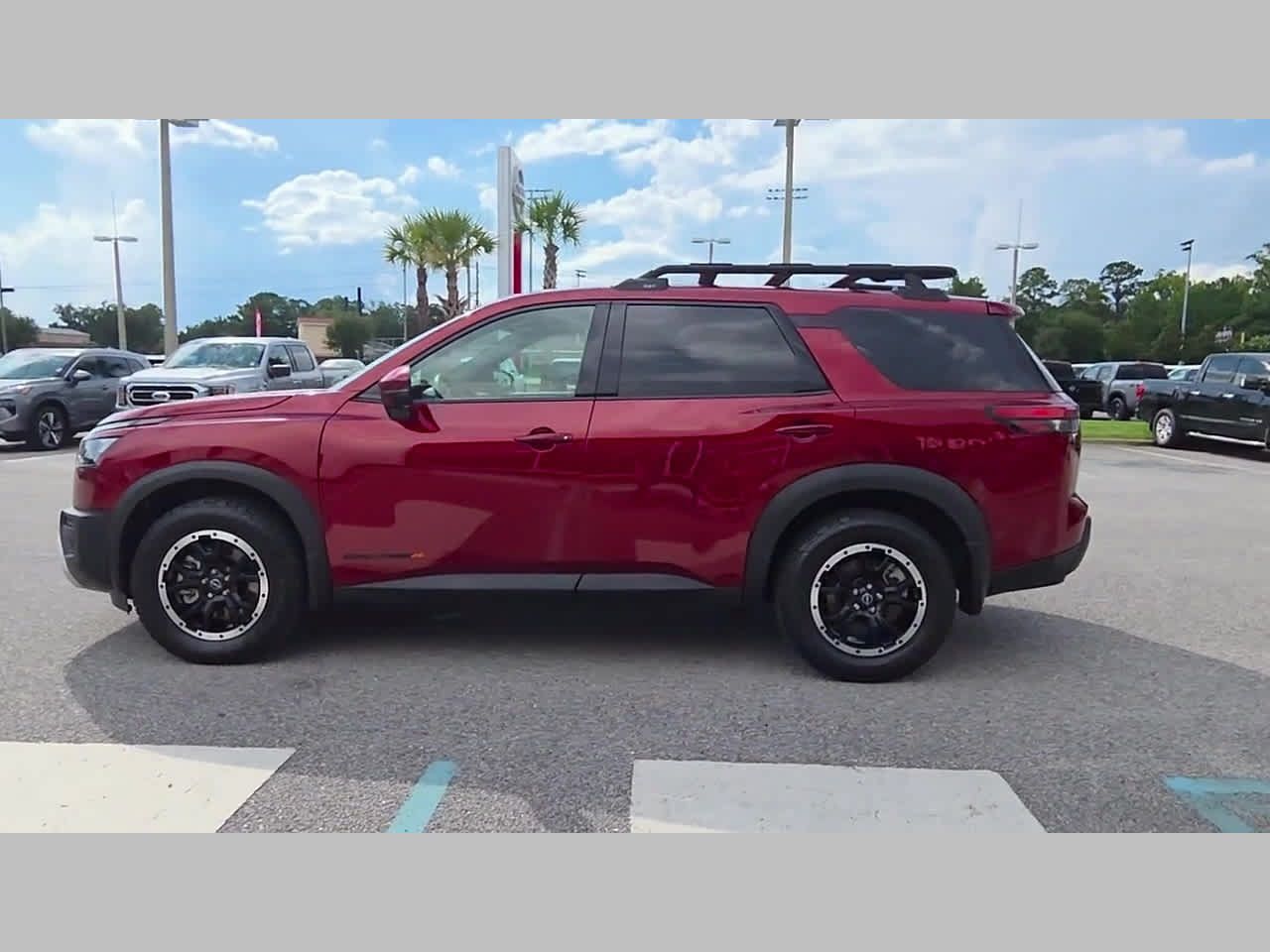 Used 2024 Nissan Pathfinder Rock Creek AWD/4WD image 24