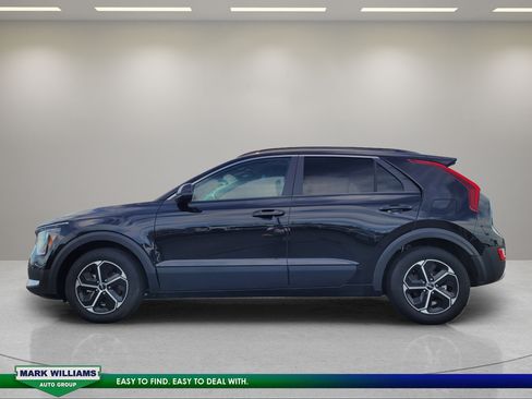 Used 2025 Kia Niro LX FWD image 7