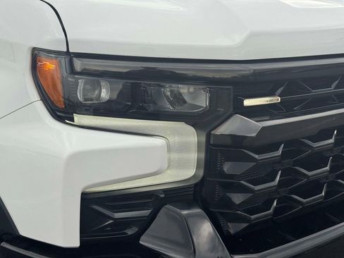 Used 2023 Chevrolet Silverado 1500 ZR2 w/ Technology Package AWD/4WD image 9