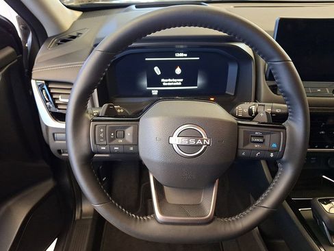 Certified 2025 Nissan Rogue SL w/ SL Premium Package AWD/4WD image 17