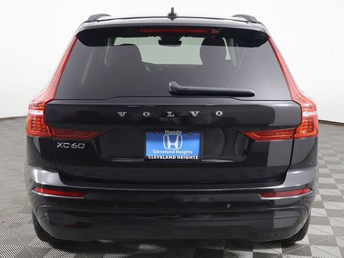 Used 2022 Volvo XC60 B5 Momentum AWD/4WD image 12