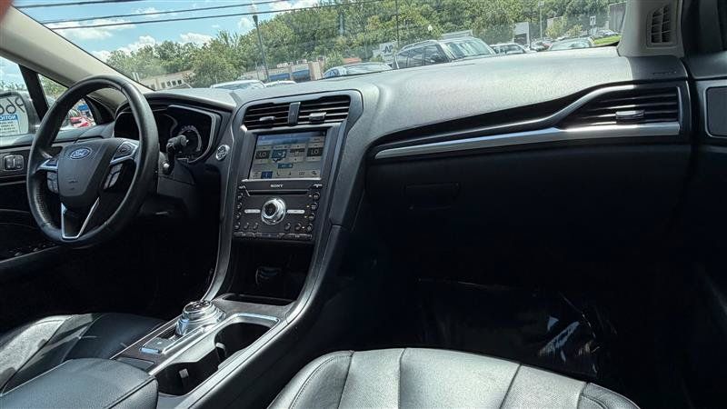 Used 2018 Ford Fusion Titanium AWD/4WD image 36
