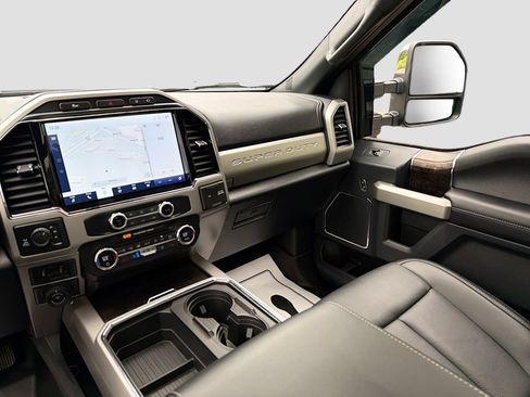 Used 2022 Ford F350 Lariat w/ Lariat Ultimate Package AWD/4WD image 26
