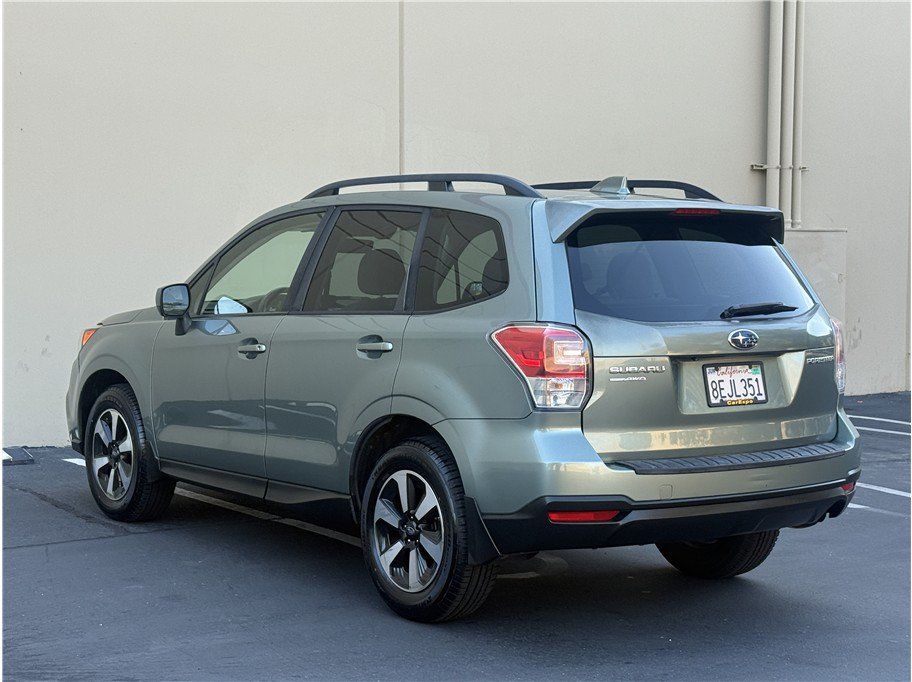 Used 2018 Subaru Forester 2.5i Premium AWD/4WD image 4