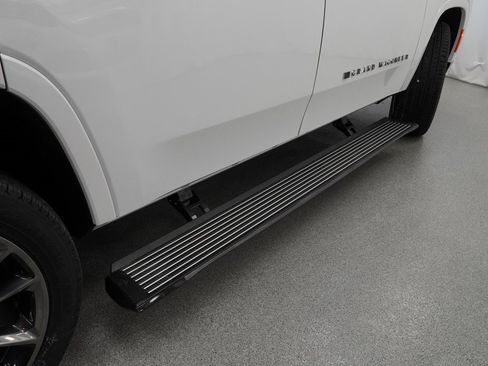 New 2025 Jeep Grand Wagoneer Series III w/ Rear Seat Video Group 1 image 39