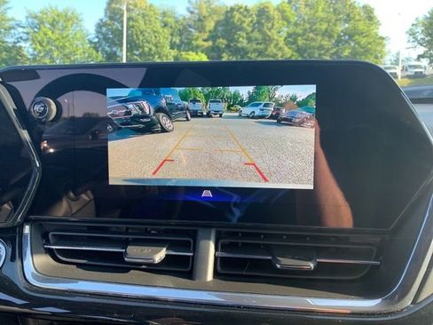 Used 2025 Chevrolet Trax RS w/ Driver Confidence Package FWD image 22