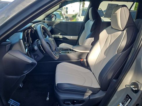 Used 2025 Lexus TX 350 AWD w/ Technology Package image 12