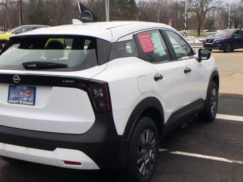 Certified 2025 Nissan Kicks S image 8