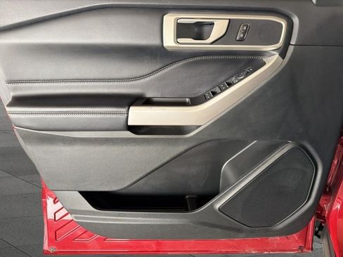 Used 2023 Ford Explorer XLT RWD image 8