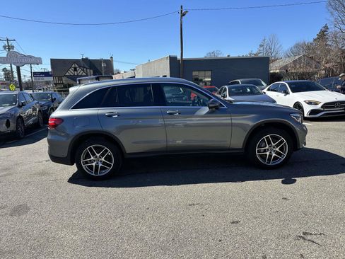 Used 2017 Mercedes-Benz GLC 300 4MATIC w/ Premium 2 Package image 2