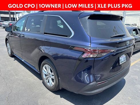 Used 2023 Toyota Sienna XLE w/ XLE Plus Package FWD image 7