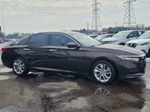 Used 2018 Honda Accord LX image 10