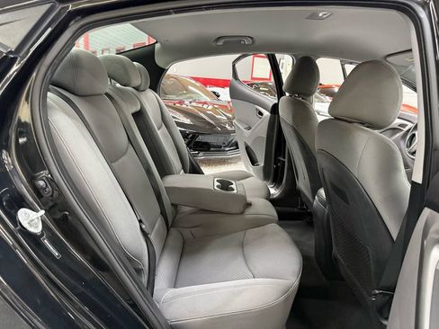 Used 2013 Hyundai Elantra GLS FWD image 23
