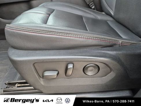 Used 2022 Chevrolet Tahoe RST w/ Luxury Package AWD/4WD image 13