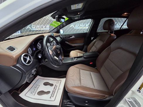 Used 2015 Mercedes-Benz GLA 250 4MATIC image 18