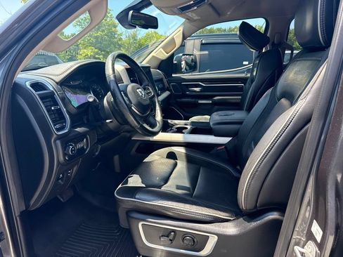Used 2019 RAM 1500 Laramie AWD/4WD image 3