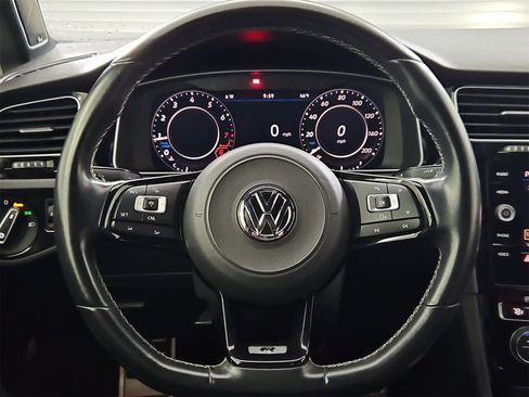 Used 2018 Volkswagen Golf R 4-Door image 22