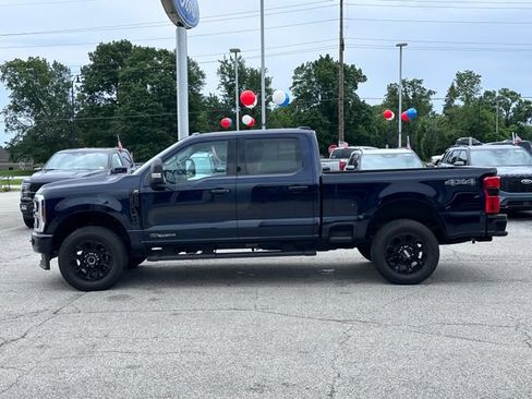 Certified 2025 Ford F250 XLT w/ Black Appearance Package AWD/4WD image 4