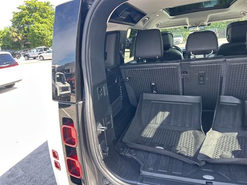 Used 2020 Land Rover Defender 110 HSE image 31