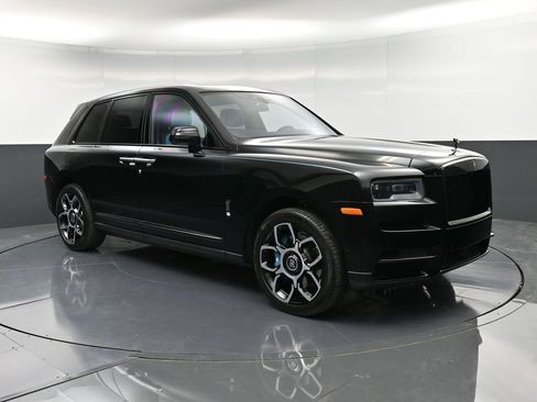 Used 2024 Rolls-Royce Cullinan Black Badge w/ Driver's Package image 10
