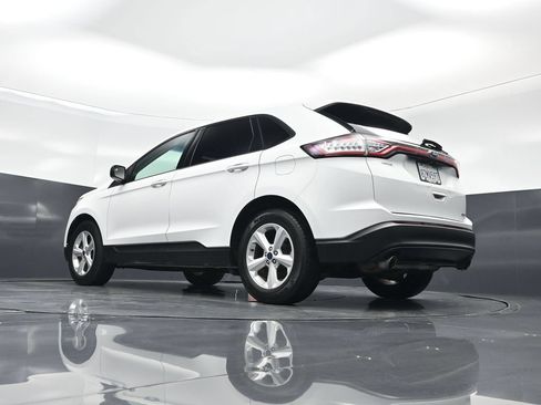 Used 2017 Ford Edge SE FWD image 44