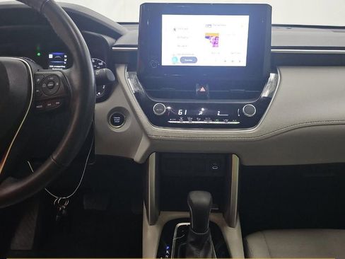 Used 2023 Toyota Corolla Cross LE image 12