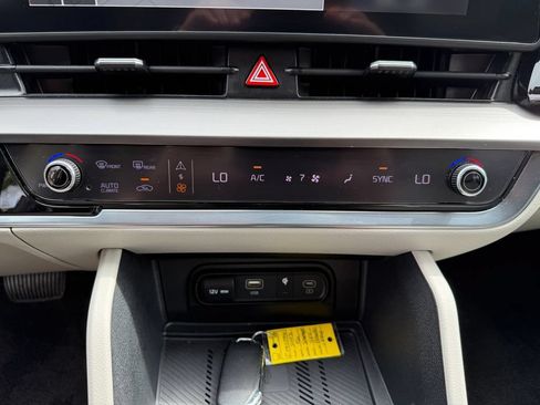 Used 2023 Kia Sportage EX FWD image 27