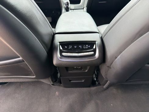 Used 2023 Cadillac XT6 Premium Luxury AWD/4WD image 19