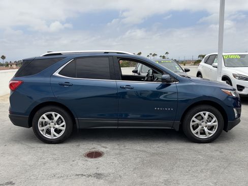 Used 2020 Chevrolet Equinox LT FWD image 2
