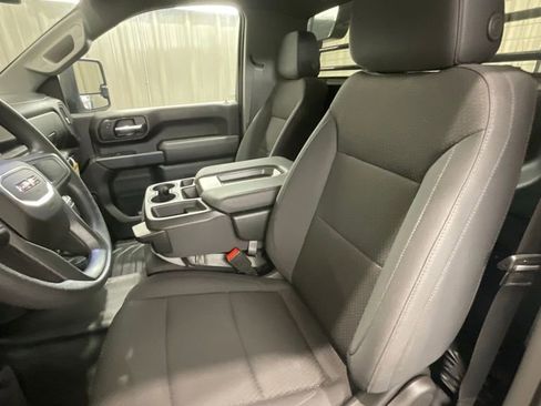 Used 2025 GMC Sierra 3500 Pro w/ Convenience Package image 10
