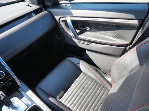 Used 2020 Land Rover Discovery Sport HSE R-Dynamic image 11