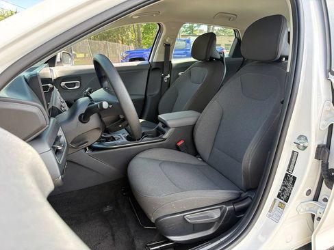 Used 2025 Kia K4 FWD image 18