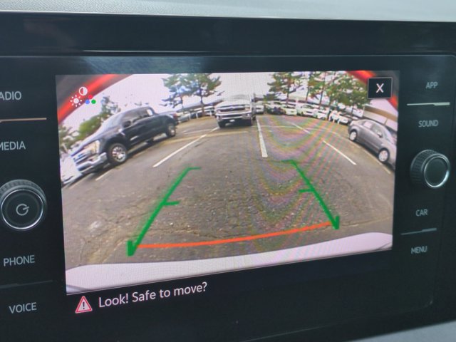 Used 2025 Volkswagen Jetta SE FWD image 13