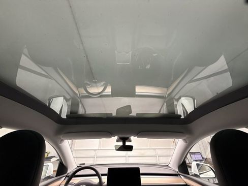 Used 2023 Tesla Model Y Long Range AWD/4WD image 19