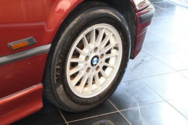 Used 1996 BMW 318i Convertible RWD image 34