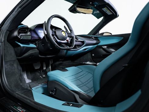 Used 2025 Ferrari SF90 Spider image 20