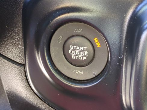 Used 2018 Jeep Wrangler Unlimited Rubicon AWD/4WD image 18