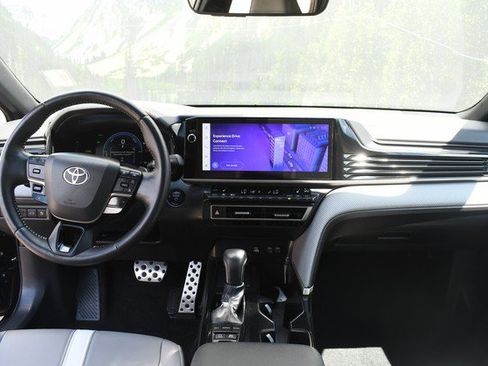 Used 2025 Toyota Camry SE w/ Multimedia Upgrade Package AWD/4WD image 18