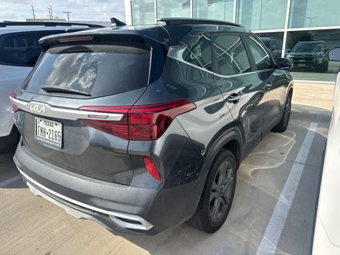 Used 2022 Kia Seltos S FWD image 6