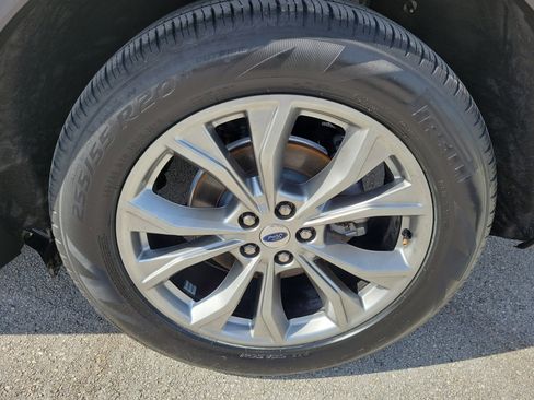 Used 2023 Ford Explorer XLT w/ Equipment Group 202A RWD image 31