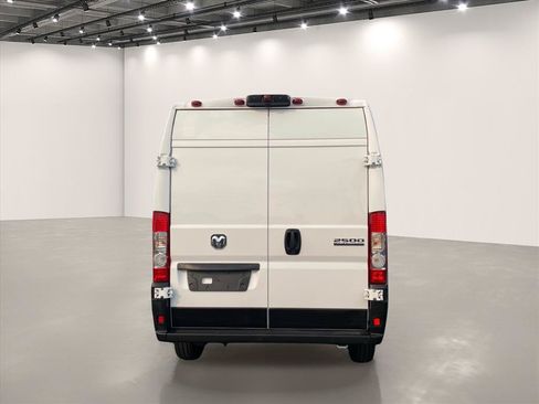 Used 2026 RAM ProMaster 2500 w/ Convenience Group FWD image 6