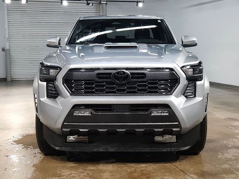 Used 2024 Toyota Tacoma TRD Sport RWD image 2