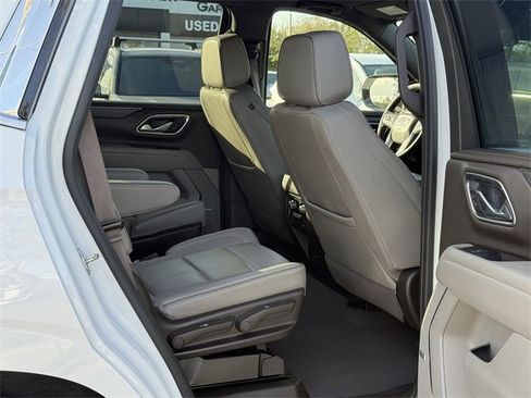Used 2023 GMC Yukon SLT image 30