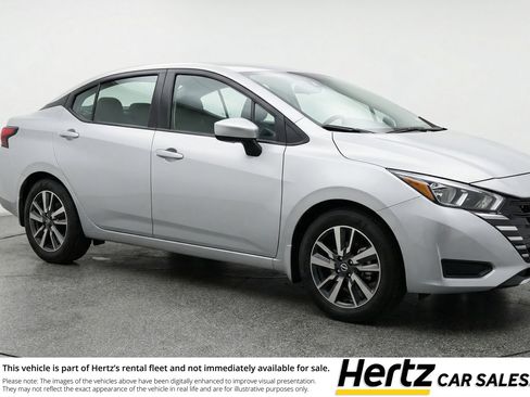 Used 2025 Nissan Versa SV FWD image 1