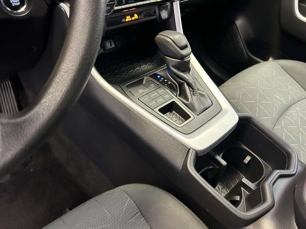 Certified 2024 Toyota RAV4 XLE AWD/4WD image 19