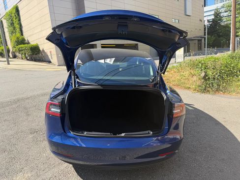 Used 2022 Tesla Model 3 Long Range AWD/4WD image 11