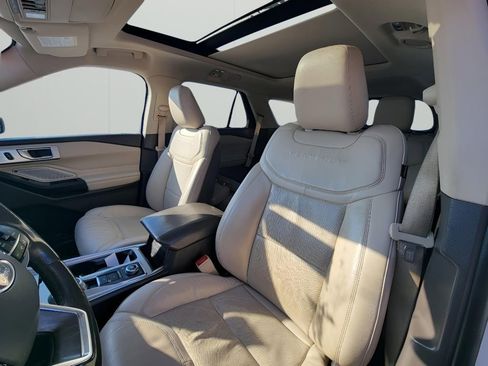 Used 2020 Ford Explorer Platinum w/ Premium Technology Package image 10