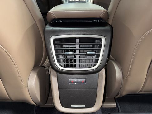 Used 2016 Lincoln MKX Reserve w/ Technology Package FWD image 13