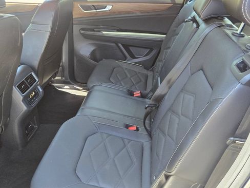Certified 2024 Volkswagen Atlas SE FWD image 12
