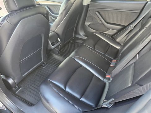 Used 2022 Tesla Model 3 Long Range AWD/4WD image 32
